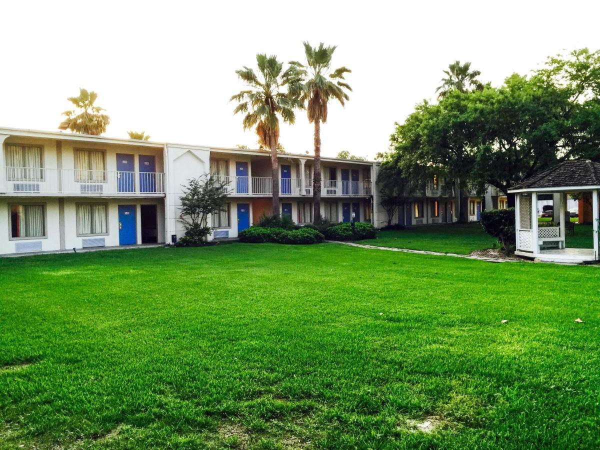 Motel 6-Houston, Tx - East Экстерьер фото
