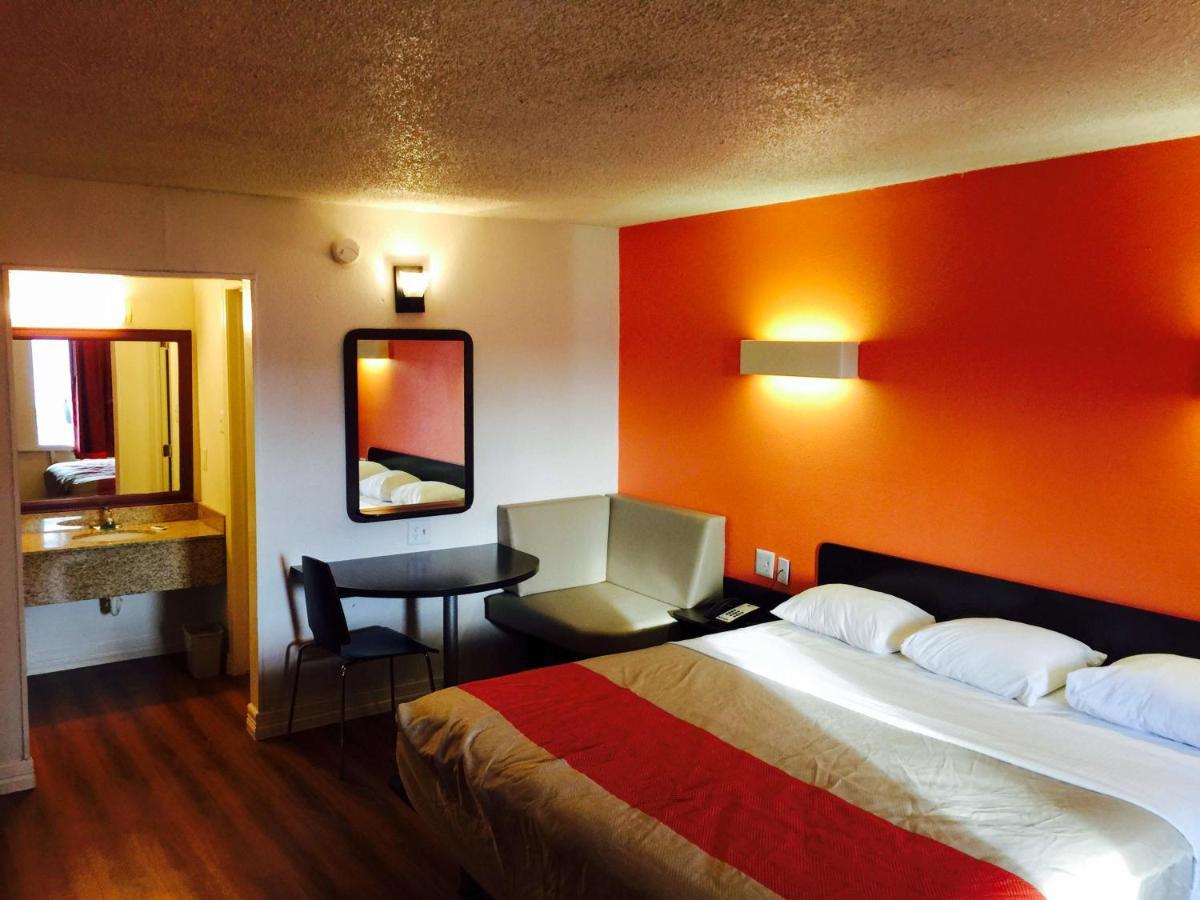 Motel 6-Houston, Tx - East Экстерьер фото