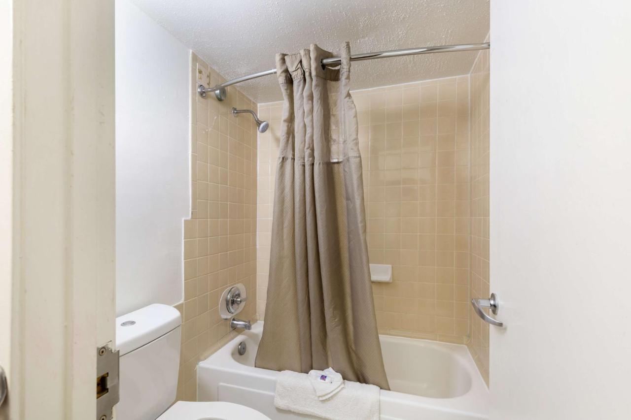 Motel 6-Houston, Tx - East Экстерьер фото