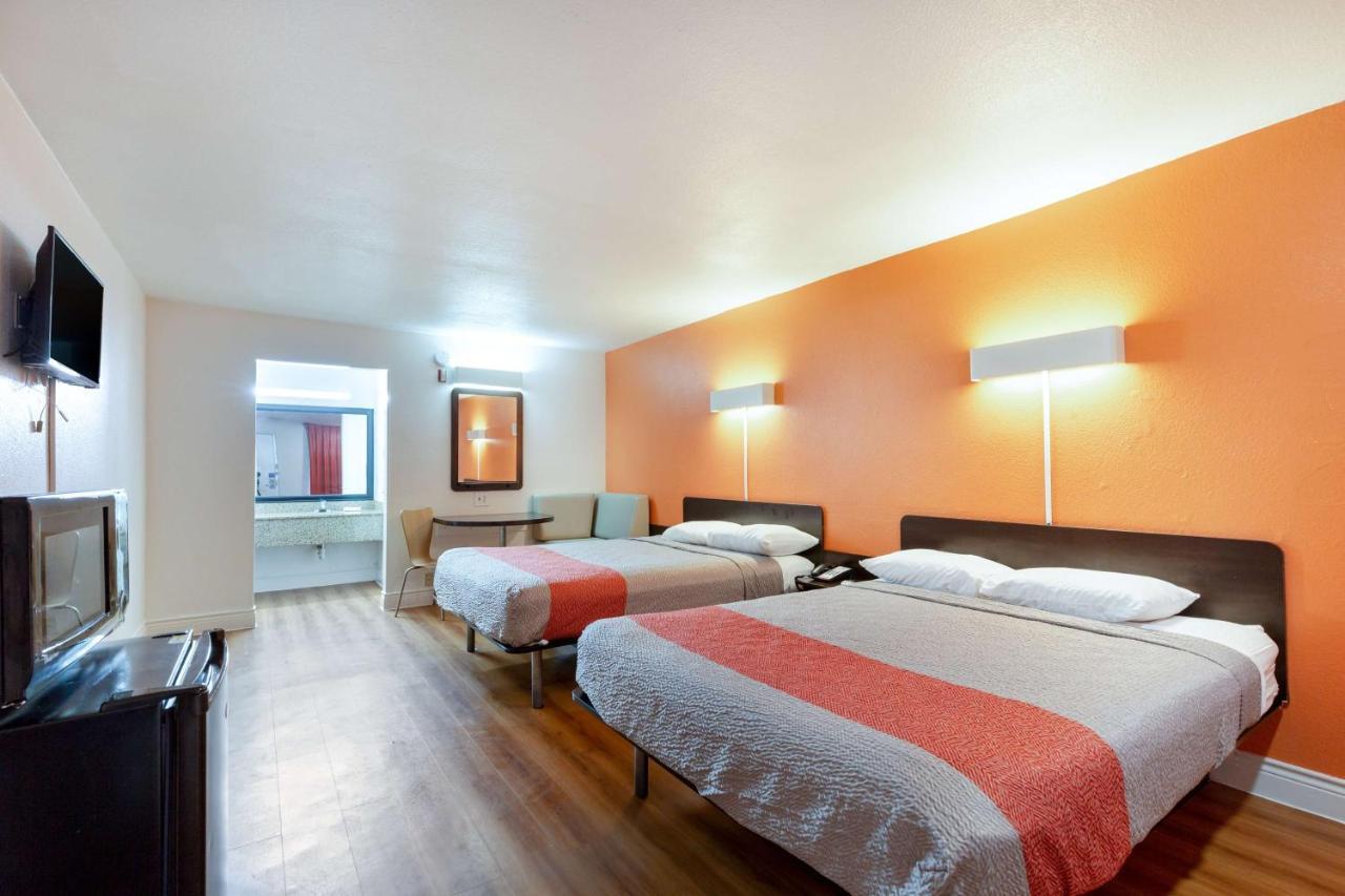 Motel 6-Houston, Tx - East Экстерьер фото